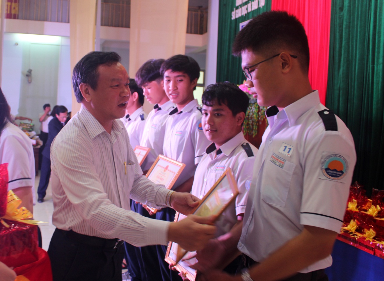 Lễ Tuyên dương, khen thưởng học sinh giỏi, xuất sắc năm học 2021-2022
